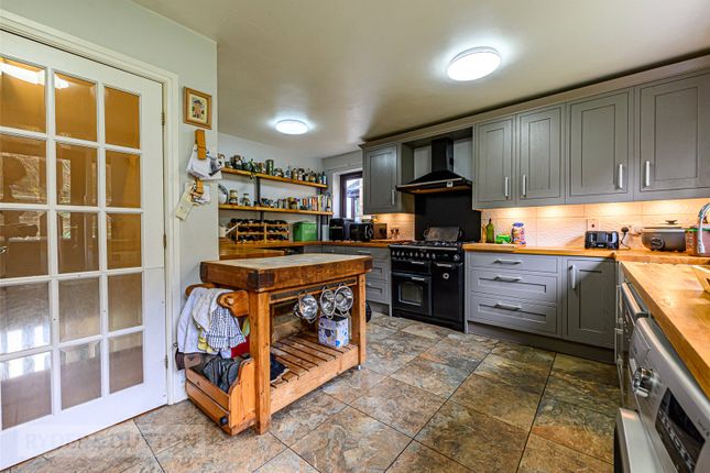 8, Stratton Close, Brighouse photo 2