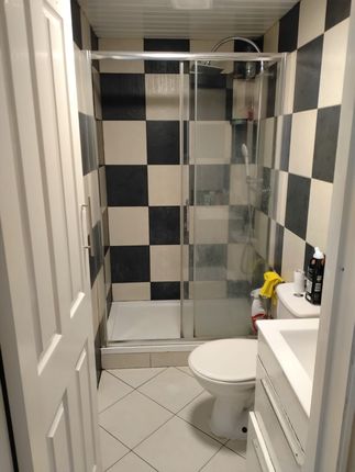 32, Diamond Road, Slough photo 4