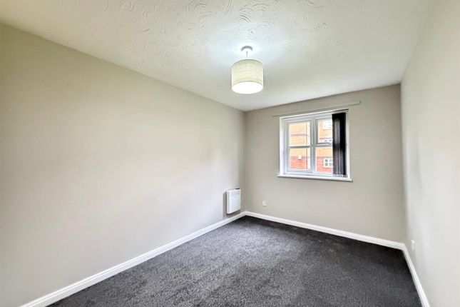 21, Flynn Court, Salford photo 5