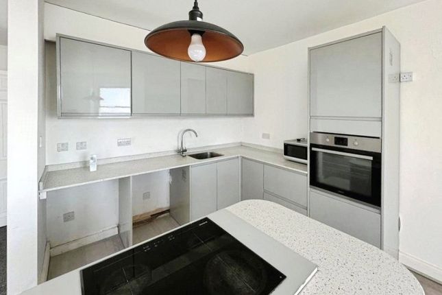 Flat 3, 45, Marine Parade, East Sussex photo 5