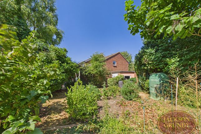 8, Bradden Close, Northampton photo 4