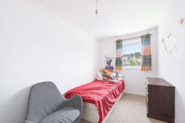 52, Ingleton, Bracknell photo 2