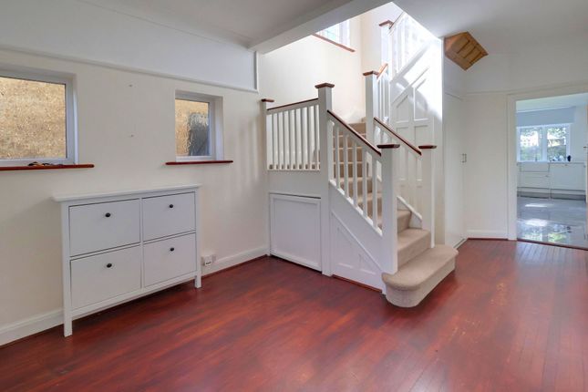 104 Shirley Avenue, Croydon photo 2
