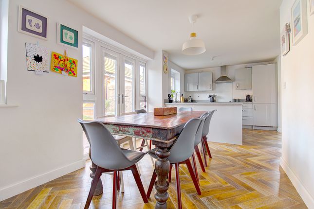 Dining &amp; Kitchen