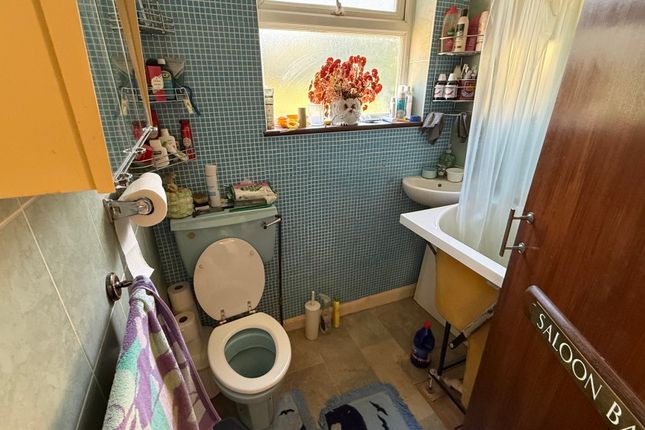14 Martens Avenue, Bexleyheath photo 4