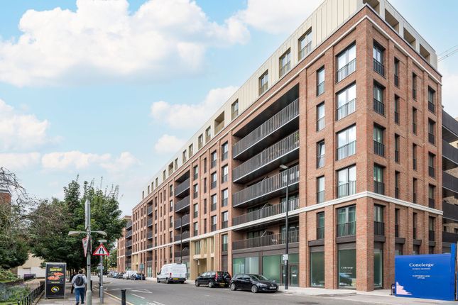 1-bed flat on Silk District, Whitechapel, £3,500/mo