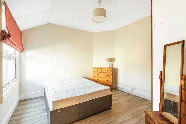 Oakmead Road, London photo 5