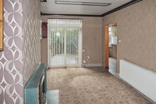 21 Crompton Avenue, Blackpool photo 4