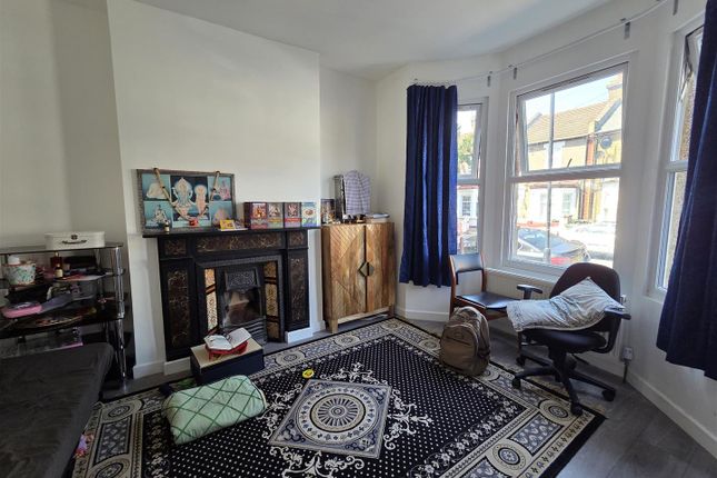 20, Benares Road, London photo 2