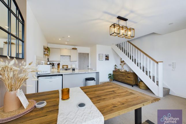 4, White Hart Mews, Caldicot photo 3