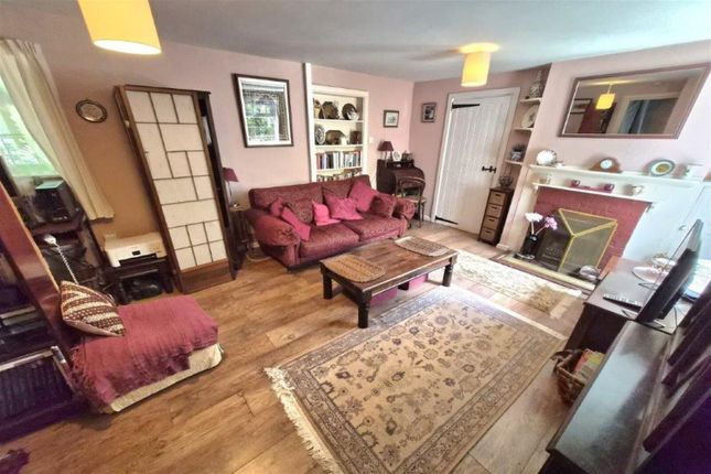 Headley Coach House, New Way, Godalming photo 4