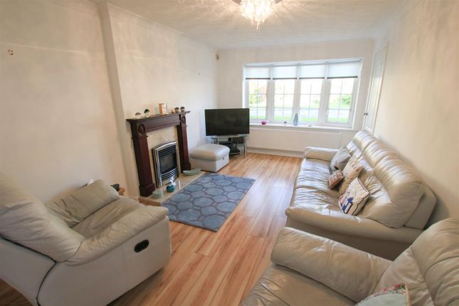 23, Redhall Close, Doncaster photo 4