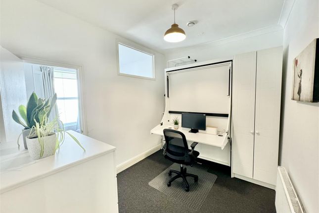 Flat 18, Ashley Court, Terrace Road, St. Leonards-On-Sea photo 4