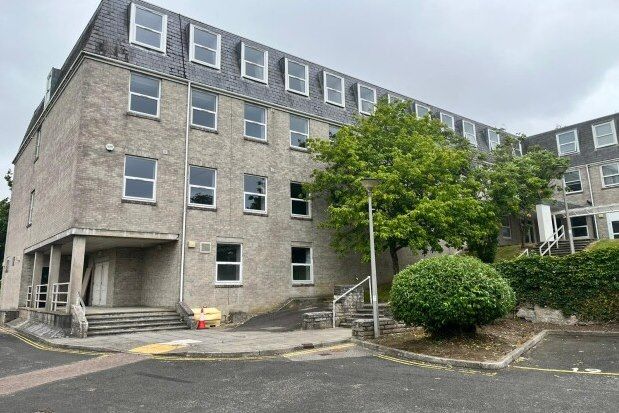 2 bed flat to rent in St. Austell PL25