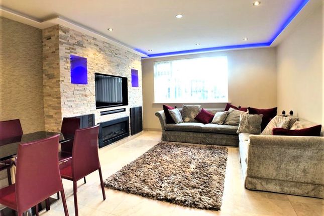 Hodgkins Mews, Stanmore photo 4