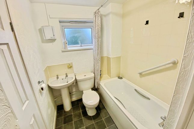 58, Peterborough photo 5