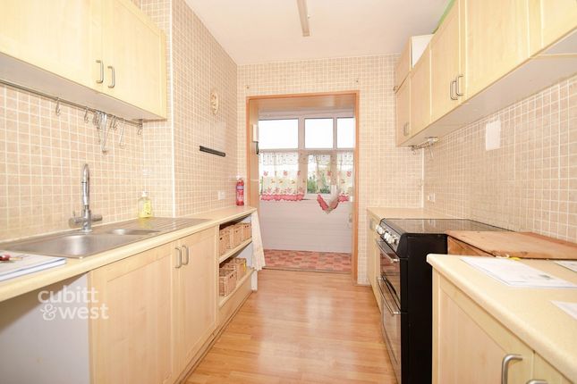 8, Romney Court, Winchelsea Gardens, Worthing photo 2