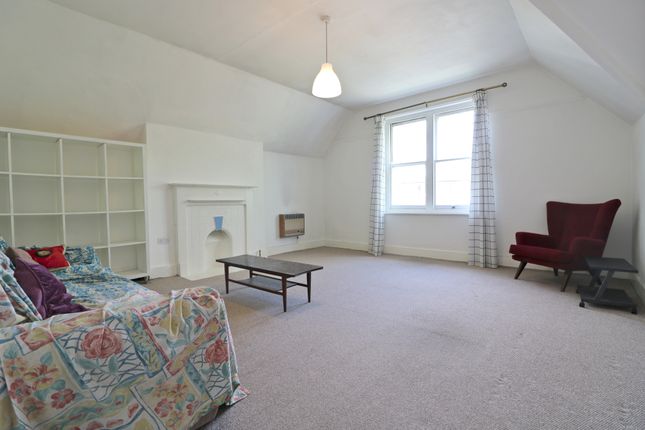 Flat to rent in Montpelier Road, Ealing, London