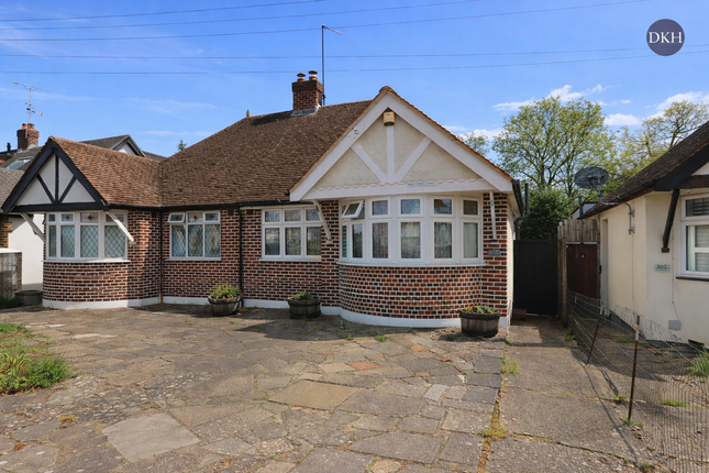 1-bed house on 104, Woodmere Avenue, Hertfordshire, £450,000