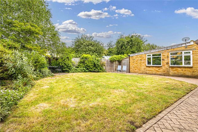 22, Orchard Way, Stanbridge photo 4