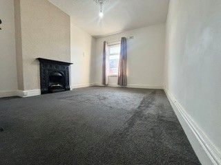 4, Huntley Avenue, Blackpool photo 4
