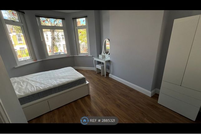 Victoria Road, London photo 2