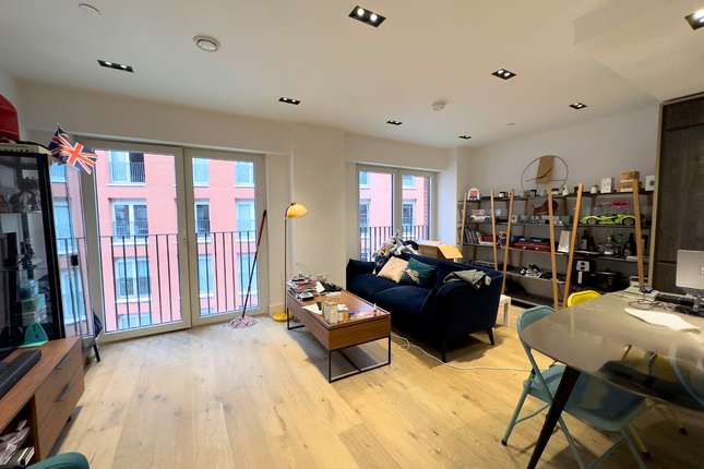 Thumbnail Flat to rent in Exchange Gardens, London