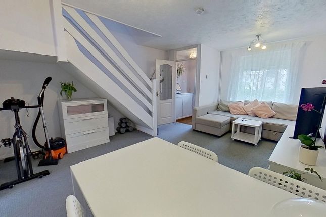8, Clifton Lawn, Ramsgate photo 4