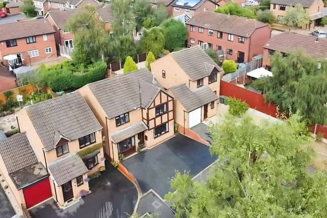 15, Peregrine Grove, Kidderminster photo 2