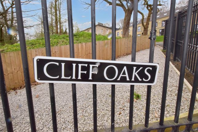 Town house for sale in Cliff Oaks, Fawcett Lane, Leeds, West Yorkshire