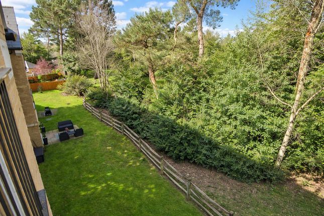 Chambord House, 20, Queenswood Crescent, Englefield Green photo 4