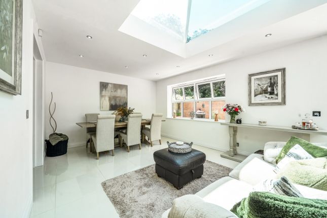 42, Haywain Close, Wiltshire photo 4