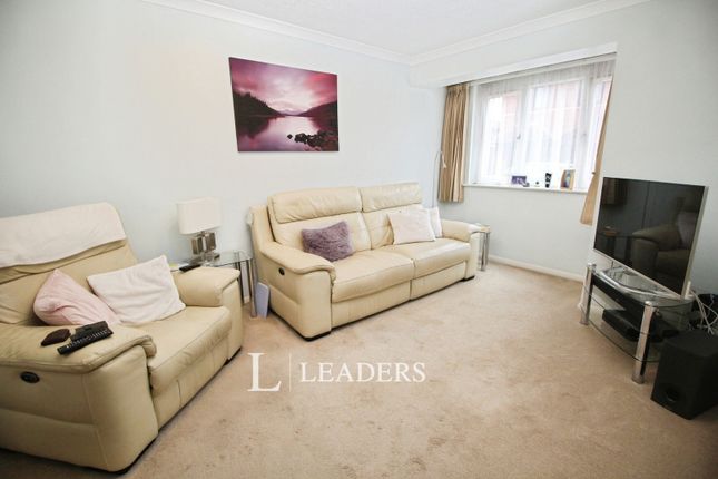 27, Armstrong Close, Milton Keynes photo 4