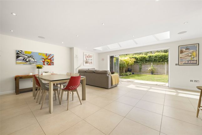 10, Ferndown Gardens, Cobham photo 4