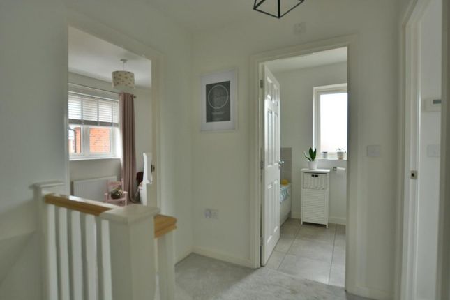 6, Beech Way, Wimborne photo 3