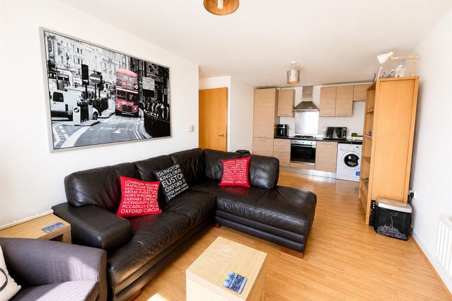 Flat 41, Brook Court, Spring Place, Barking photo 3
