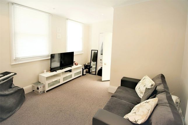 Room to rent in Adelaide Crescent, Hove, East Sussex