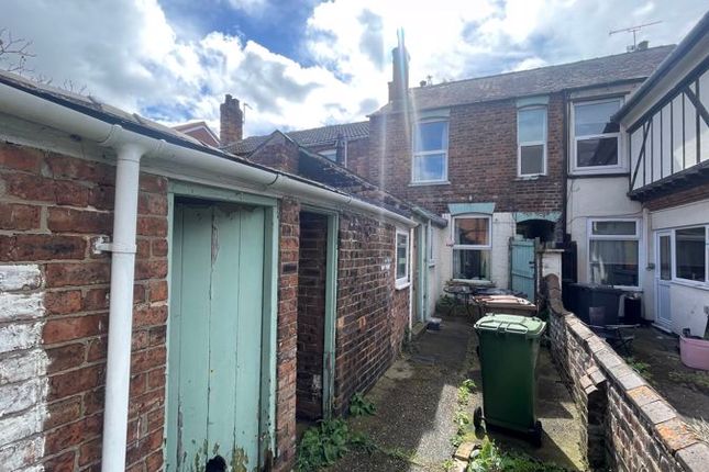 Terraced house for sale in Newland Street West, Lincoln