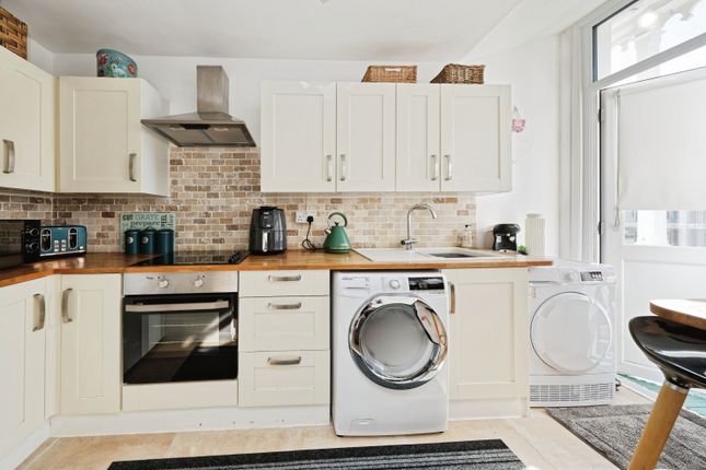 Flat 2, 1, Alfred Road, Birchington photo 4
