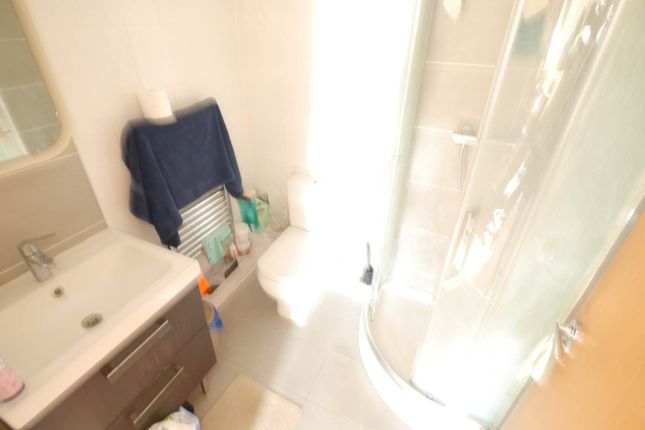149, Ovaltine Court, Kings Langley photo 3