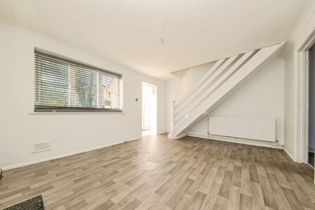 21, Blake Drive, Clacton-on-Sea photo 2