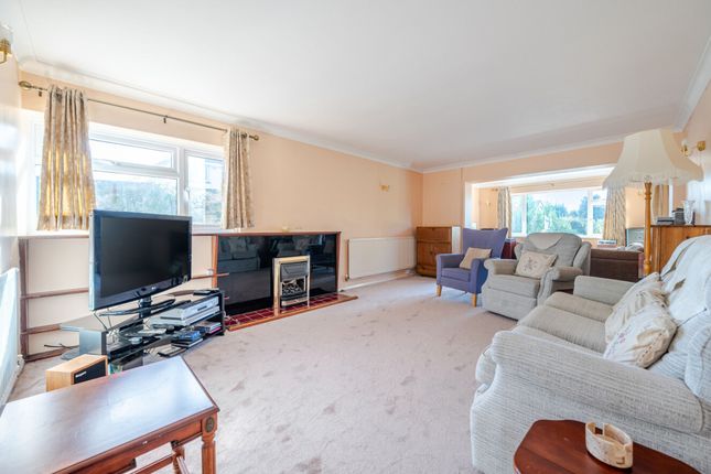 34 Whitelands, Bognor Regis photo 3