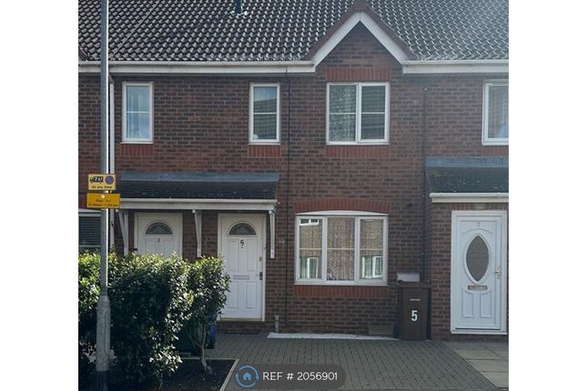 Terraced house to rent in Josling Close, Grays