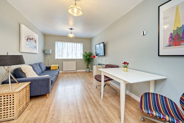 Flat to rent in Christchurch Avenue, Queen's Park