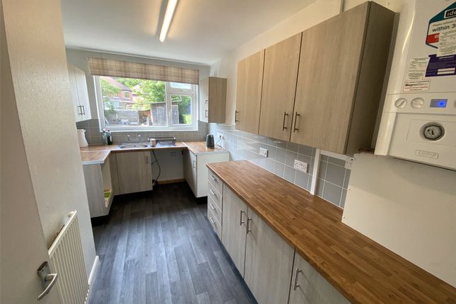 4, Park Lane Avenue, Telford photo 2