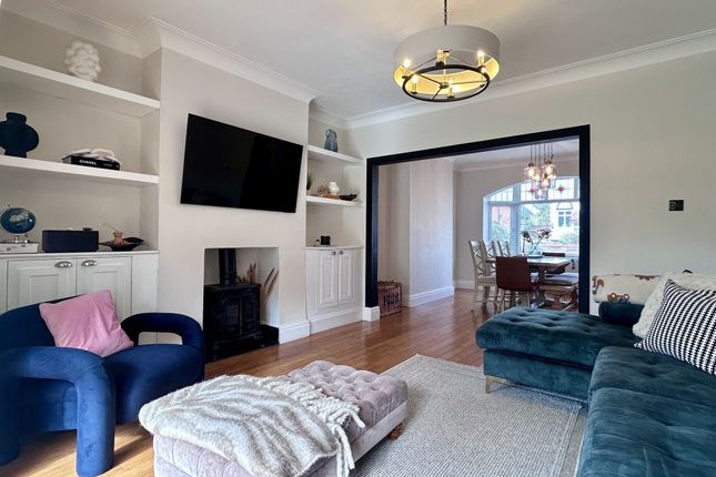 20 Outwood Drive, Cheadle photo 2