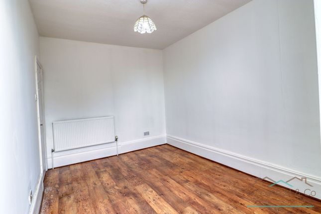 74A, Rushden photo 4