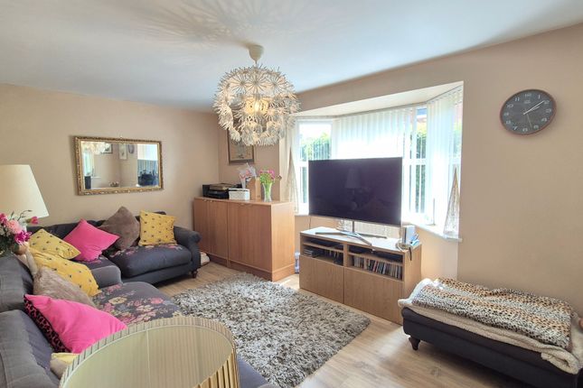 14 Otter Close, Ibstock photo 3