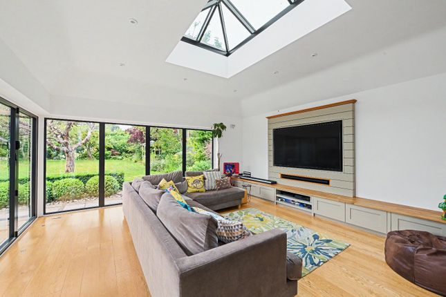 33 Dobbins Lane, Wendover, Buckinghamshire photo 4