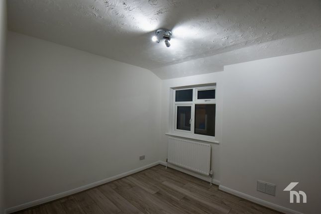 Grenfell Road, Mitcham photo 4